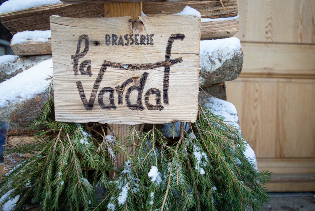 graphisme enseigne bois gravure brasserie artisanale