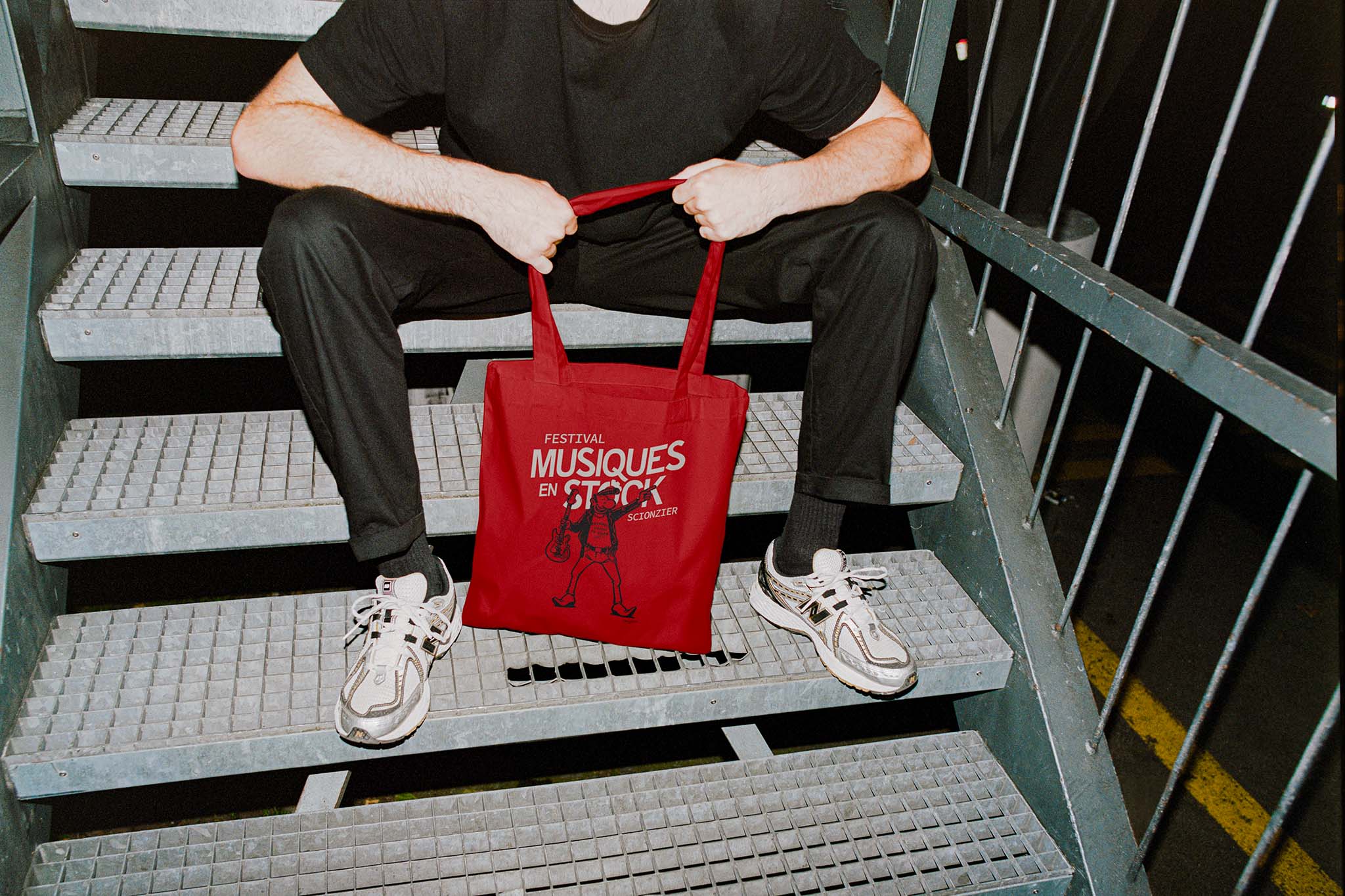 Totebag créé pour le merchandising autour du festival de musiques actuelles - déclinaison de l'identité visuelle créée par papy Alfred